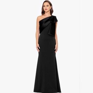 Betsy Adams Black One-Shoulder Gown With Bow